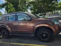 2015 Isuzu mux 2.5 LS AT. Great condition! -2