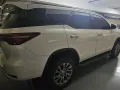 2022 Toyota Fortuner 2.4V 4x2 A/T Pearl White-4