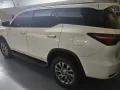 2022 Toyota Fortuner 2.4V 4x2 A/T Pearl White-2