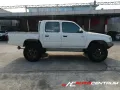 1999 Toyota Hilux 4x4 Manual -12