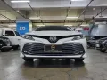 2020 Toyota Camry 2.5L V White Pearl CVT AT | With Warranty by Ugarte Cars Manila-1
