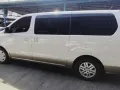 HOT 2019 Hyundai Grand Starex 2.5 CRDi GLS AT (with Swivel)-3