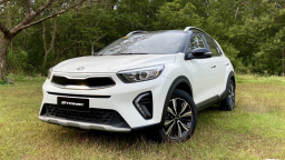 2021 Kia Stonic EX Review | Philkotse Philippines