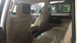 2017 Brand New Toyota Landcruiser LC200 VX PLATINUM Land Cruiser