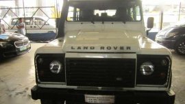 Land Rover Defender 110
