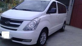 2011 hyundai grand starex . 2011 ford fiesta