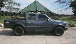 2004 Ford Ranger 4X4 (top of the line)