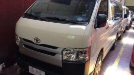 Toyota hiace commuter 2015
