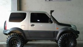 2011 Suzuki Jimny 4x4 vs hilux fortuner vitara pajero samurai offroad