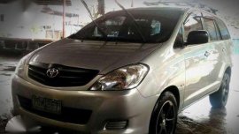 Toyota innova 2011-12 BEST BUY. PWEDE SA MAARTE
