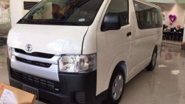 Toyota Hiace Commuter 85k Down Payment Swak sa Budget Promo