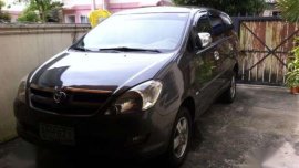 Toyota Innova G 2005 series top of the line