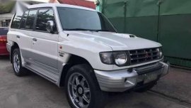 Mitsubishi pajero 2000 model