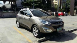 2012 model hyundai tucson CRDI 4x4 top of the line