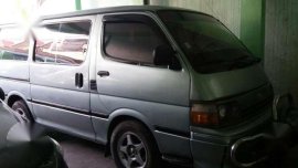 Toyota hiace commuter diesel manual trans