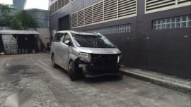 2016 Toyota Alphard Total Wreck