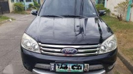 Ford Escape 2009 4x4 top of the line!