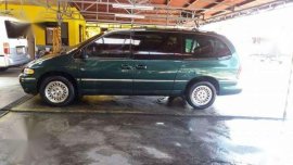 1999 Chrysler Town and Country Minivan