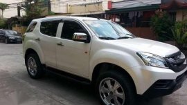 For Sale isuzu Mux 2016 Model MT ( Base Model) Assume Balance