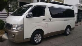 Toyota super grandia 2010 automatic