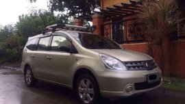 Nissan Grand Livina Elegance 2010 MT