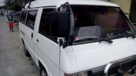 Selling L300 versan van compare hi ace pregio ang nissan urvan