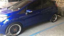 2012 ford fiesta S hatchback matic top of the line 