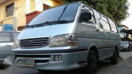 2000 model toyota hiace commuter van