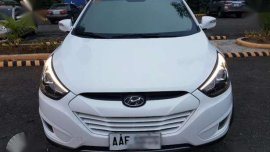 Rush Sale Hyundai Tucson AT 4X4 CRDi 2015 Top of the Line