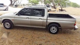 Mitsubishi l200 endeavor model 2000