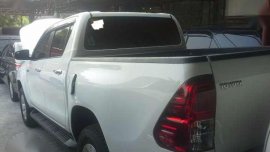 2017 Toyota Hilux for 1165M G MT