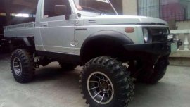 1999 Suzuki Samurai Lift Up 2000 Toyota Lancruiser Prado