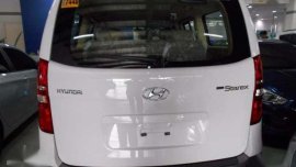 2017 Hyundai Grand Starex 2.5 CRDi Swivel Seats AT 78K DP ONLY