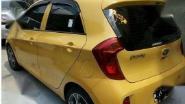 Manual yellow Picanto Kia Ex 2016..