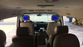 2013 Toyota Hiace Super Grandia Automatic Diesel vs 2014 2015