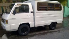 Well maintained Mitsubishi L300 FB 4G63 GAS 1990 model For sale