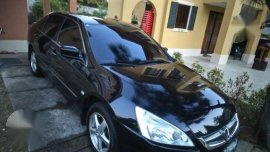 Selling my 2004 Honda Accord 2.0 ivtec