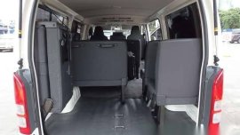 Toyota Hiace Commuter MT Diesel
