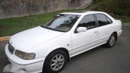 Nissan Sentra Exalta STA 2000
