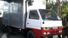 4bc2 alum close van isuzu elf nkr truck 14 feet 6 wheels
