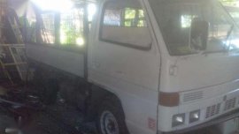 Isuzu elf truck