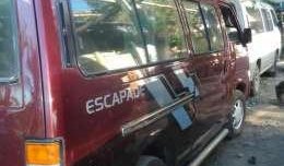 Nissan Urvan 2000 MT Red For Sale