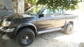 Nissan Frontier 4x4 MT 2001