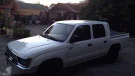 1999 Toyota Hilux 4x2 MT White For Sale