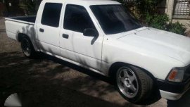 Toyota Hilux 1997 MT White For Sale