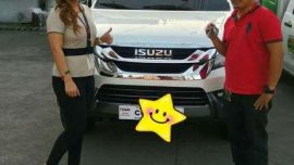 Isuzu MUX Crosswind Dmax Trucks Forward 