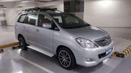 Toyota Innova 2010 E Look All Power MT Diesel Rush