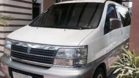 Nissan El Grand 2000 AT White For Sale