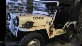 Jeep Willys Vintage Military White 