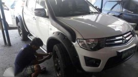 2011 Mitusbishi strada 4x2 manual hilux navarra dmax